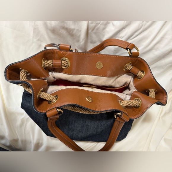 Michael Kors Navy and Tan Shoulder Bag - Gently Used - Picture 2 of 9